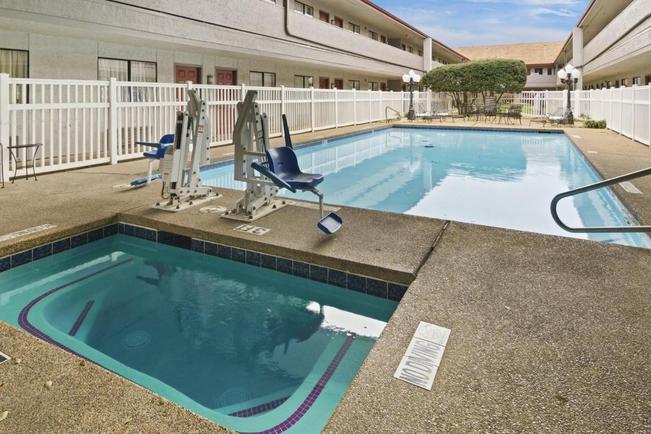 Irving Inn & Suites At Dfw Airport Εξωτερικό φωτογραφία