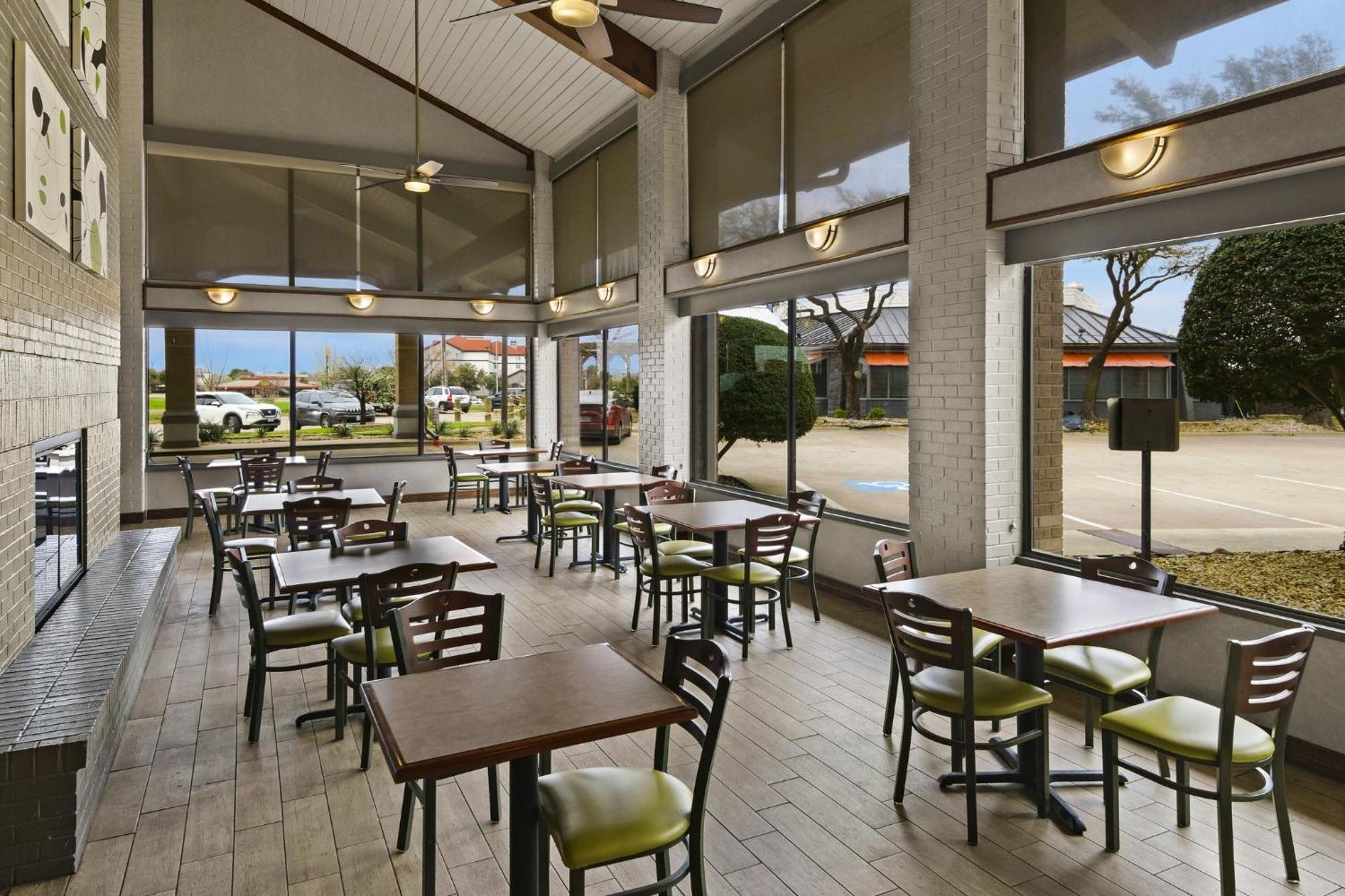 Irving Inn & Suites At Dfw Airport Εξωτερικό φωτογραφία