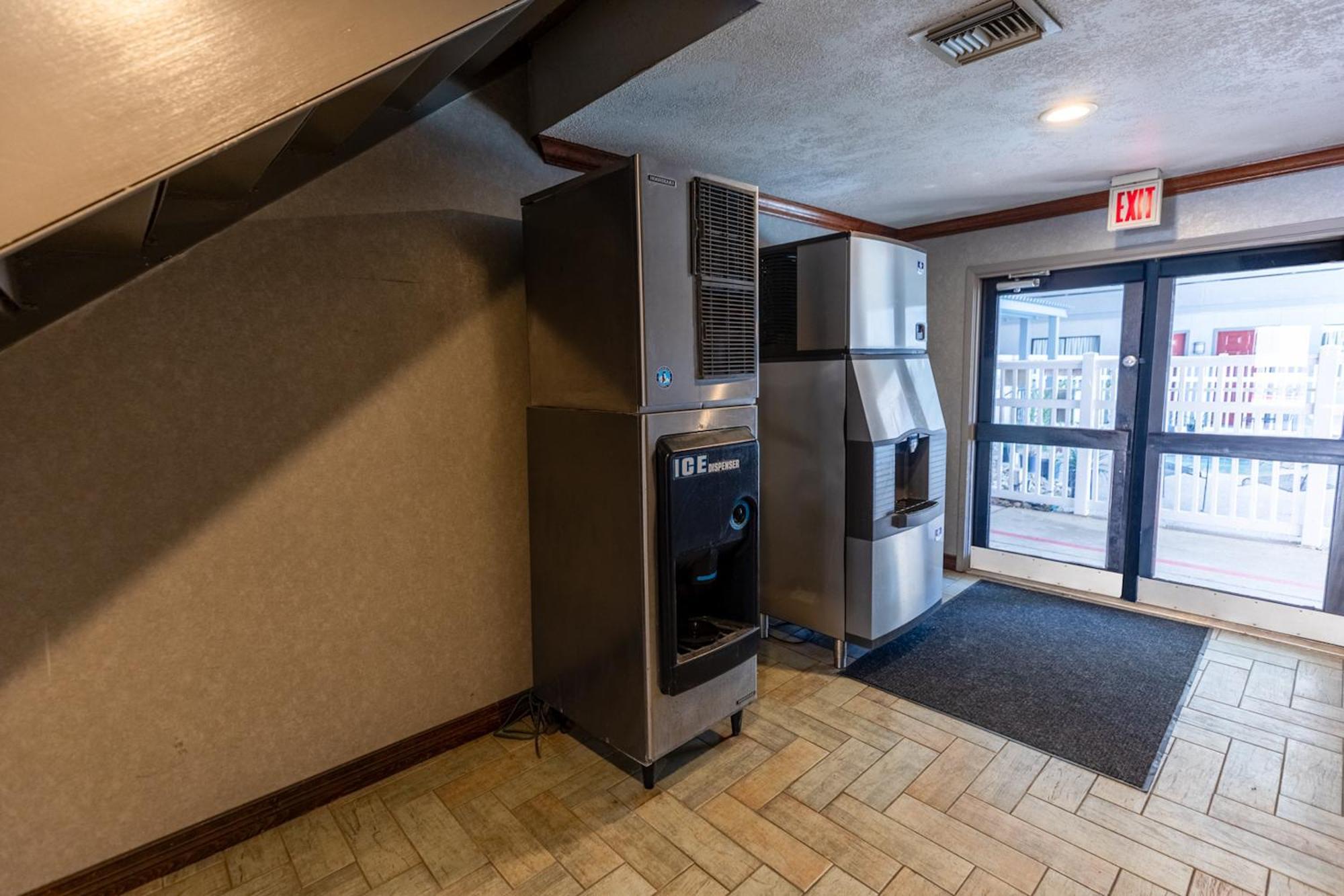 Irving Inn & Suites At Dfw Airport Εξωτερικό φωτογραφία