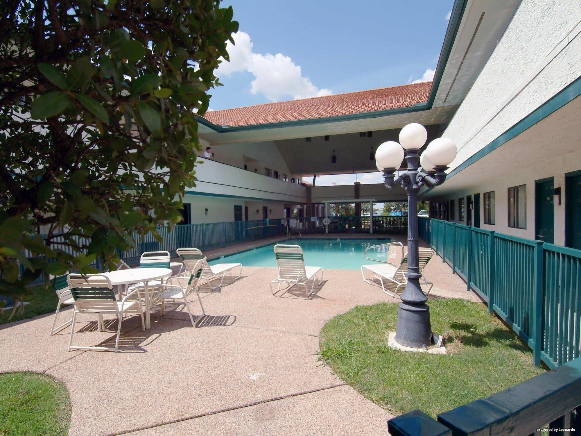 Irving Inn & Suites At Dfw Airport Ανέσεις φωτογραφία