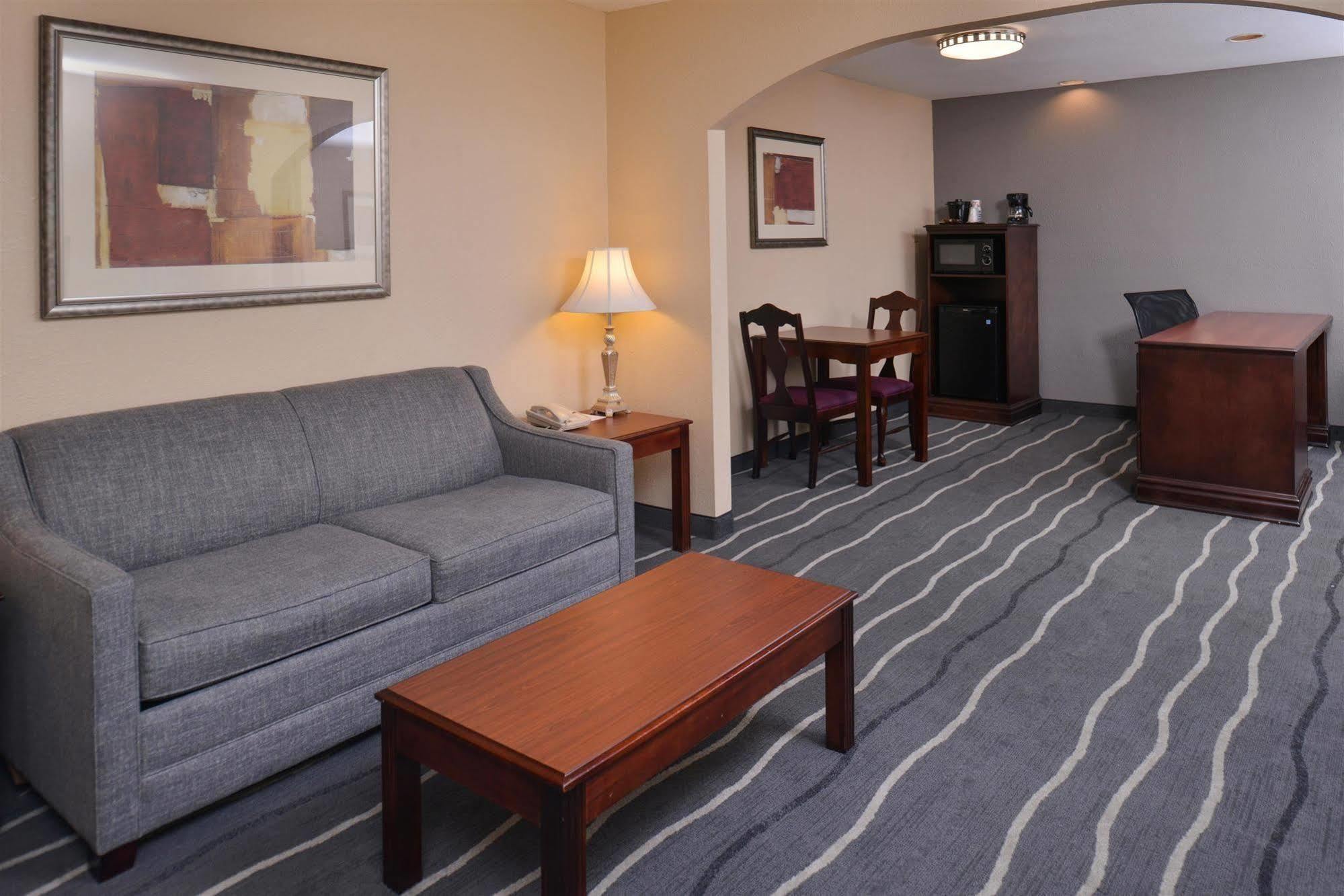 Irving Inn & Suites At Dfw Airport Εξωτερικό φωτογραφία